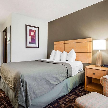 Quality Inn & Suites Des Moines Airport מראה חיצוני תמונה