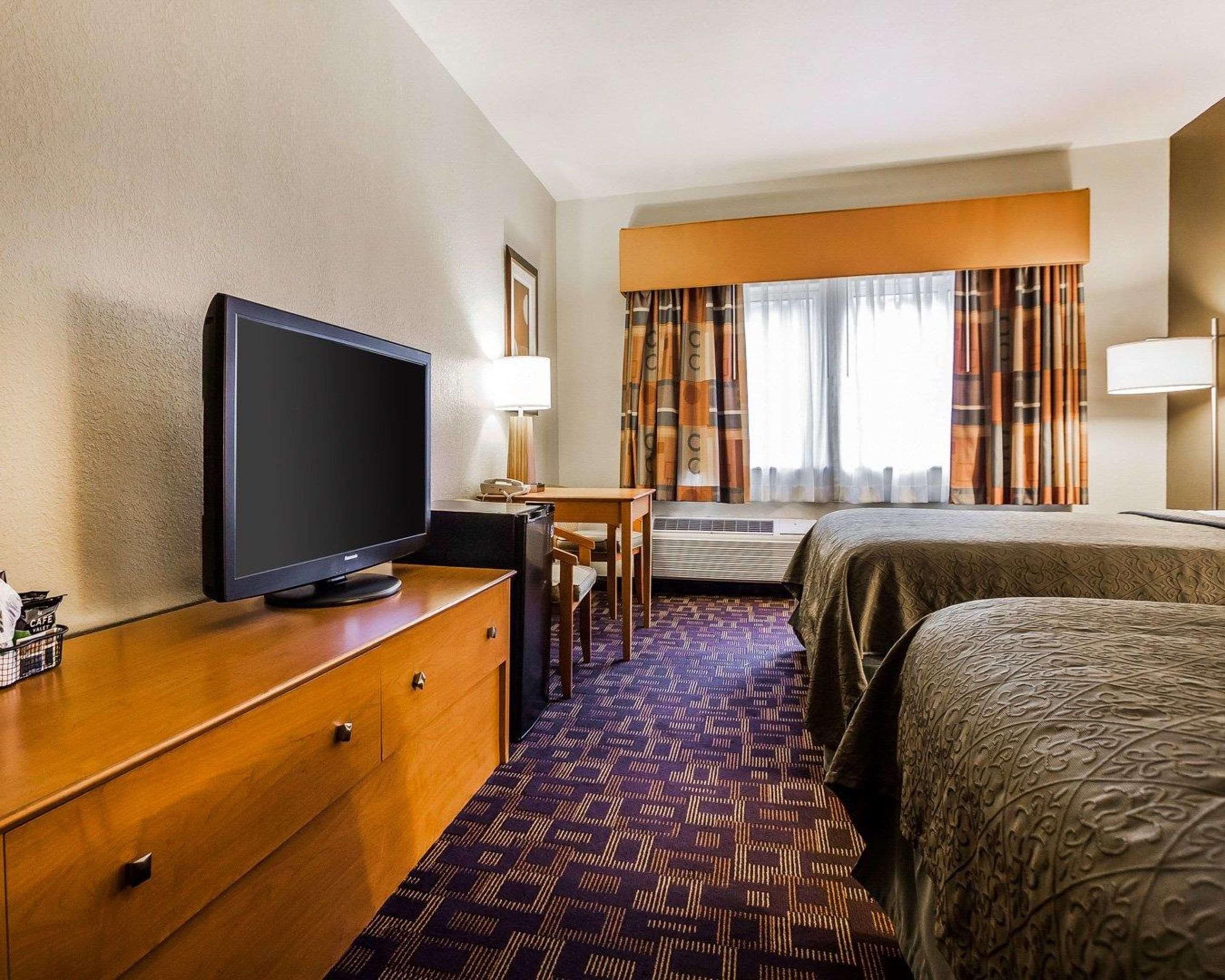 Quality Inn & Suites Des Moines Airport מראה חיצוני תמונה