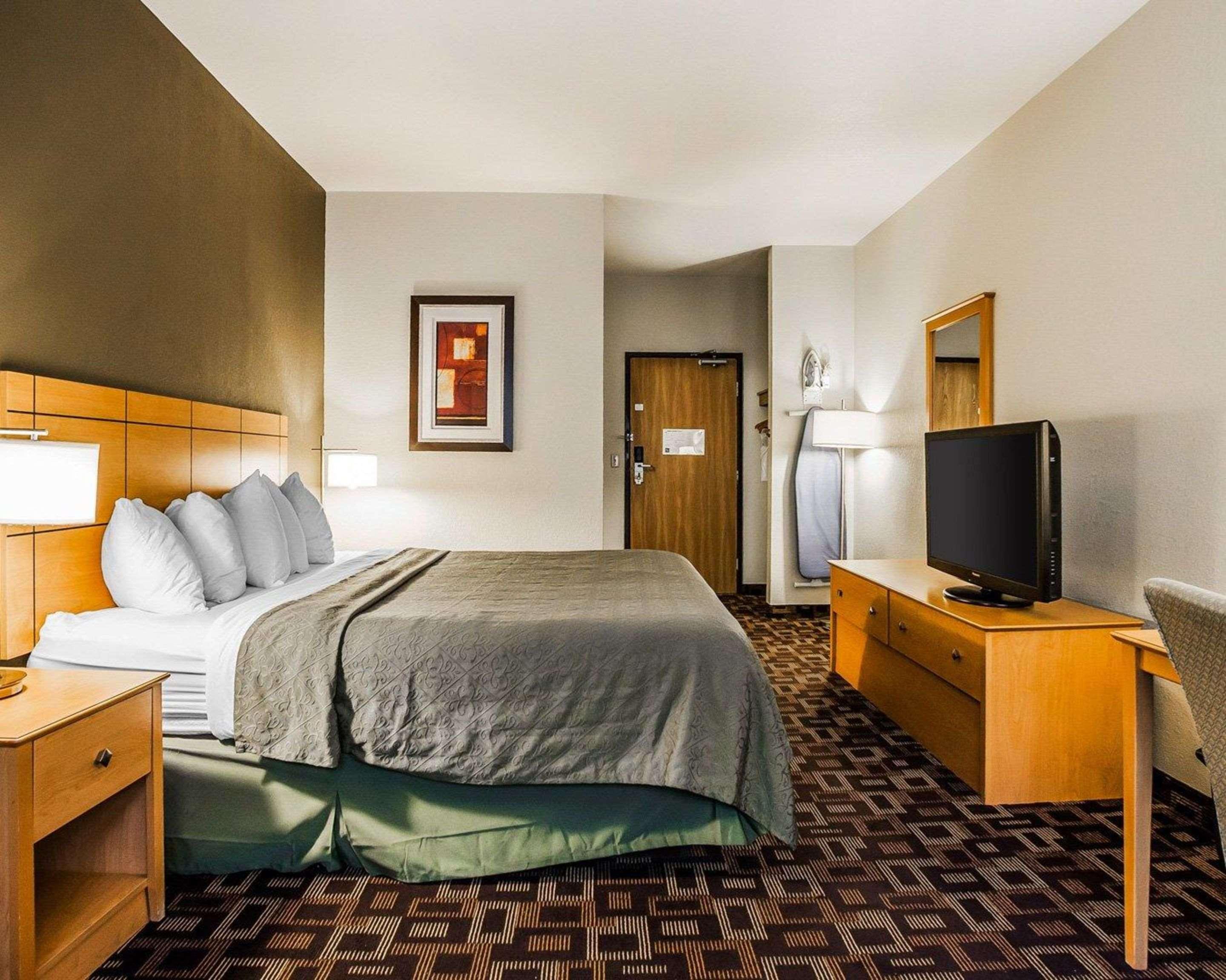 Quality Inn & Suites Des Moines Airport מראה חיצוני תמונה