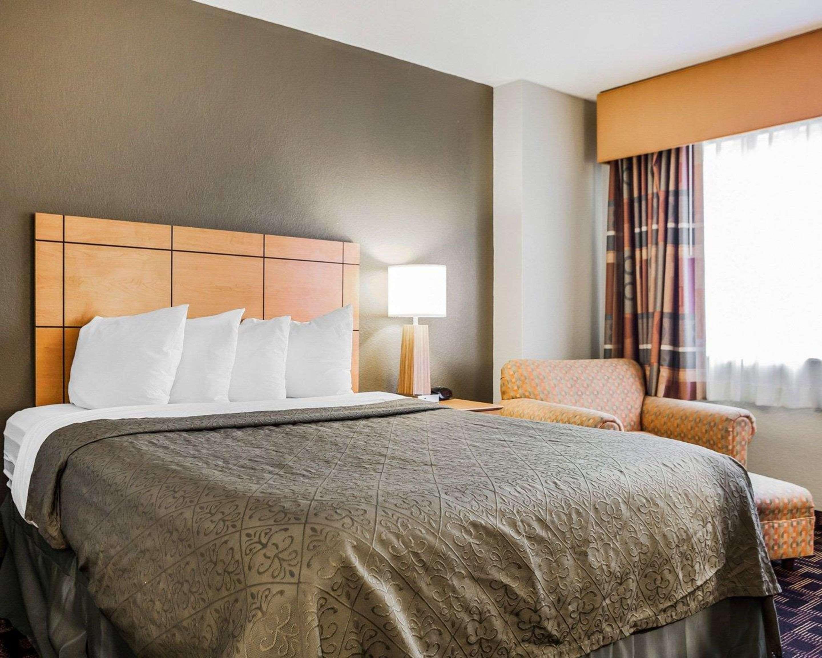Quality Inn & Suites Des Moines Airport מראה חיצוני תמונה