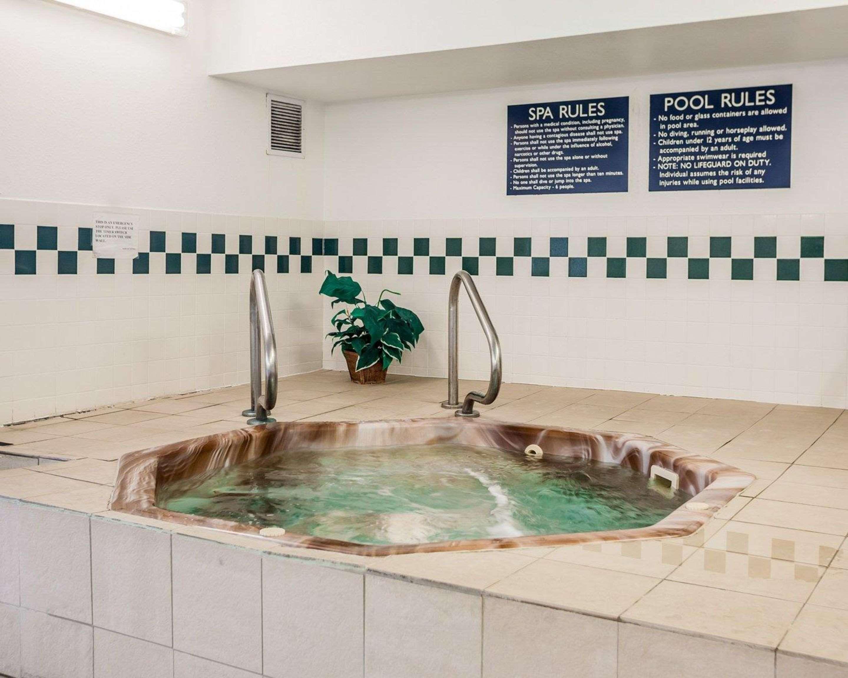 Quality Inn & Suites Des Moines Airport מראה חיצוני תמונה
