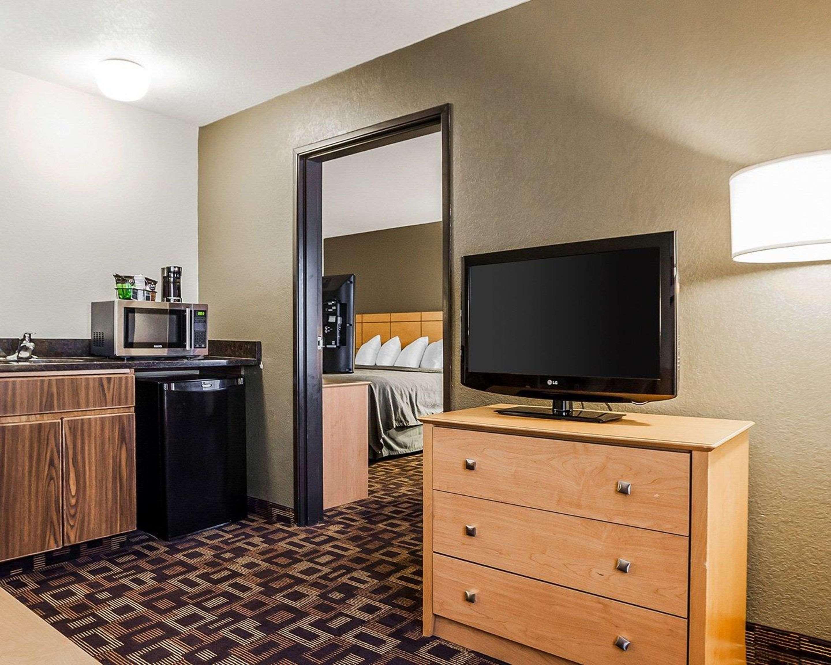 Quality Inn & Suites Des Moines Airport מראה חיצוני תמונה