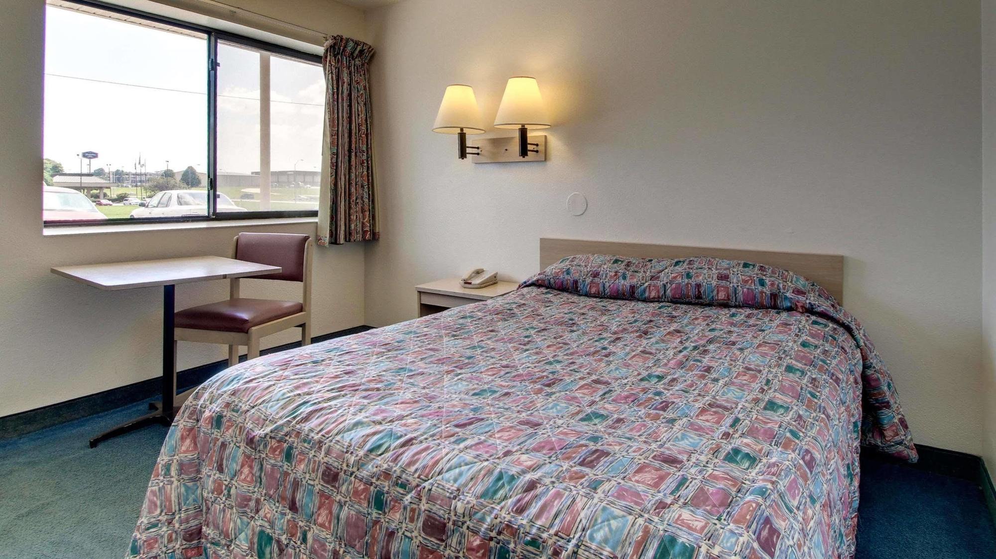Quality Inn & Suites Des Moines Airport מראה חיצוני תמונה