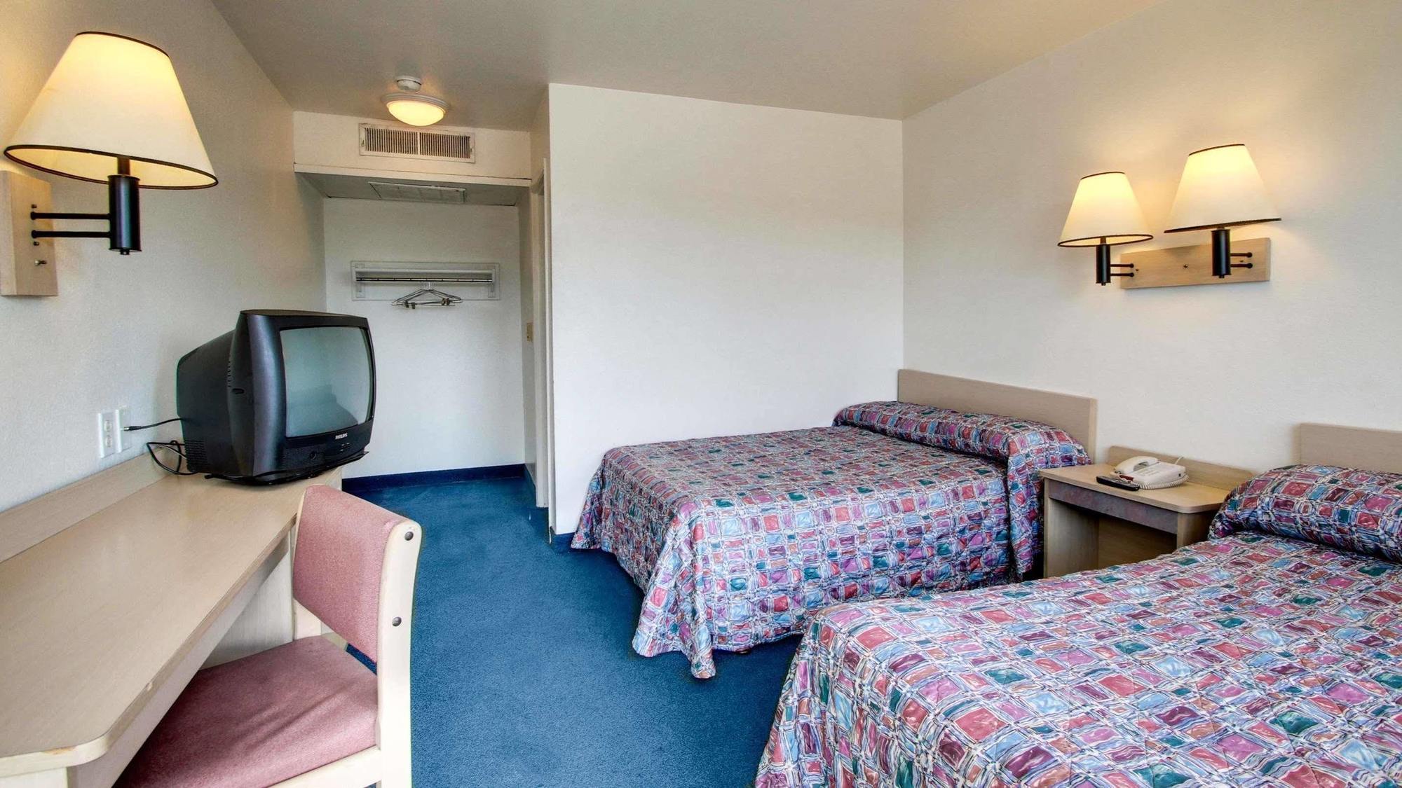 Quality Inn & Suites Des Moines Airport מראה חיצוני תמונה